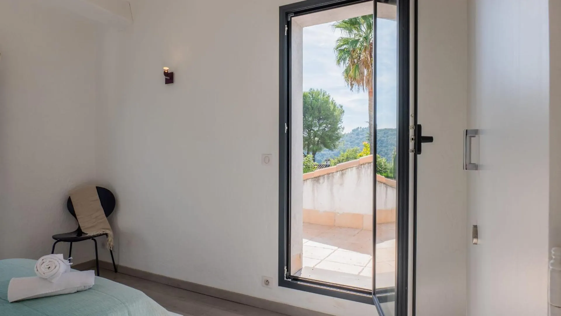 Vacation Villa Swimming Pool And Petanque Court ! Biot 0*,  France